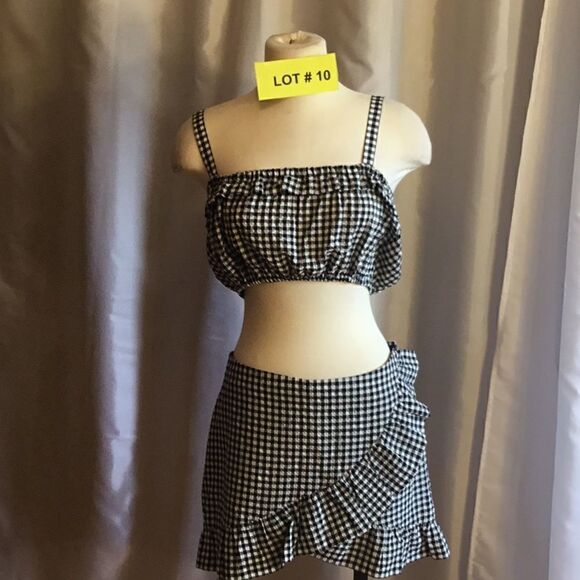 Seersucker gingham in black & white top & skort st - Picture 3 of 15